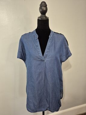 Alex & Parker Denim Tunic Top Medium Crochet Sleeve Detail